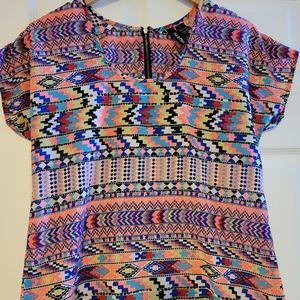 Fun and Flirt Tribal geometric pattern Short Sleeve Shirt Top Size Small